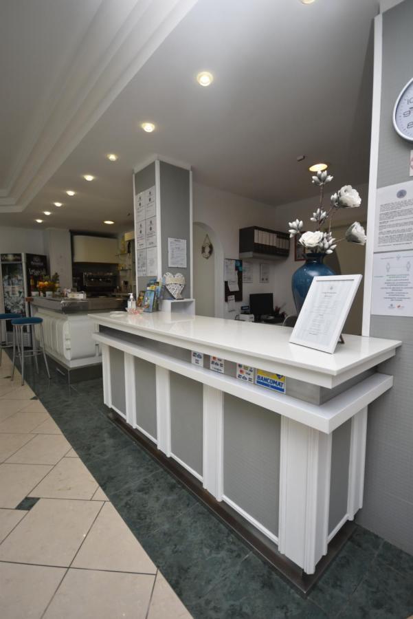 Lively Hotel Bellaria-Igea Marina Dış mekan fotoğraf